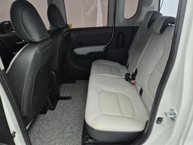 6031502284R12.jpg
