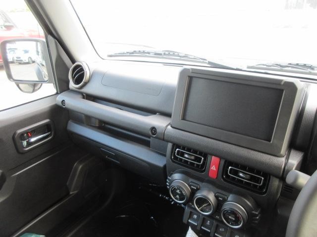 0700145A30261022W00112.jpg