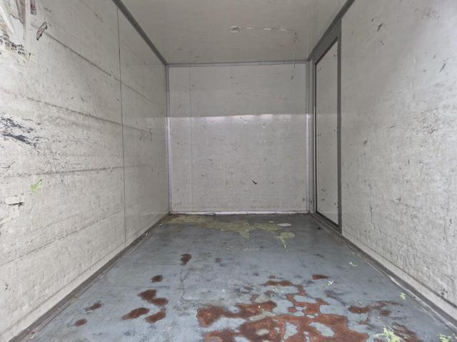 5121000672R15.jpg