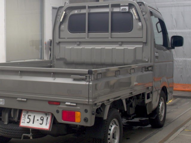 65d6aeeaf018456db28de20cb4abfdcc.jpg