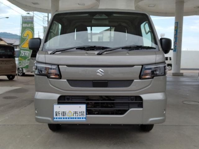 9030421A30260718W00101.jpg