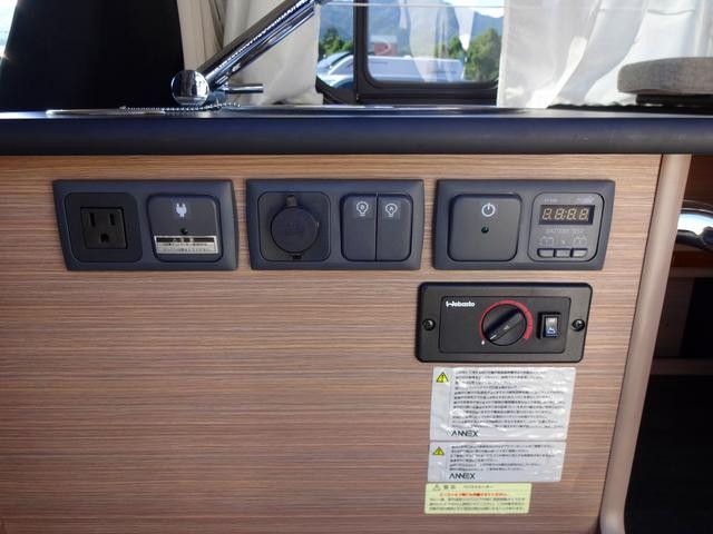 0504162A30261021W00108.jpg