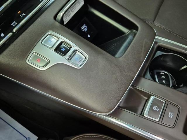 5121500747R8.jpg