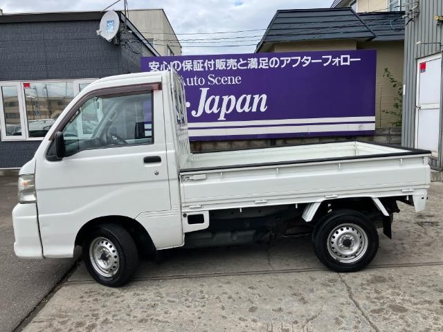9900084A30260903W00102.jpg