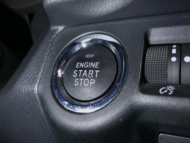 0504839A30261015W00619.jpg