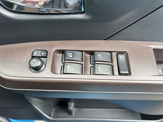 1101059A30260720W00108.jpg