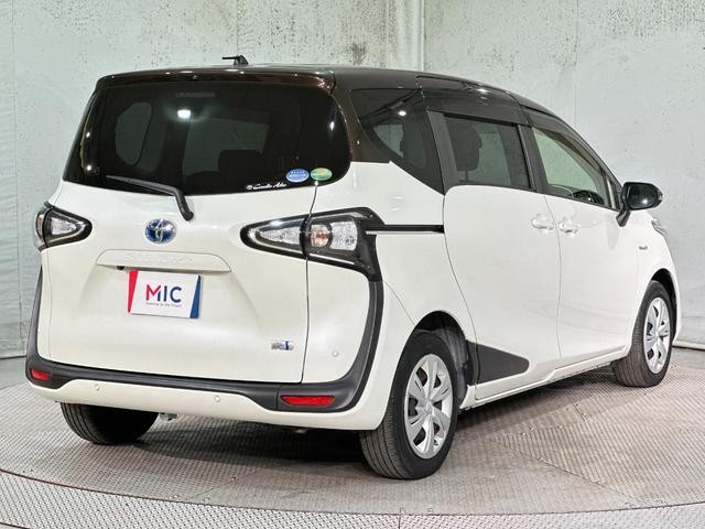 0509824A30261007W00515.jpg