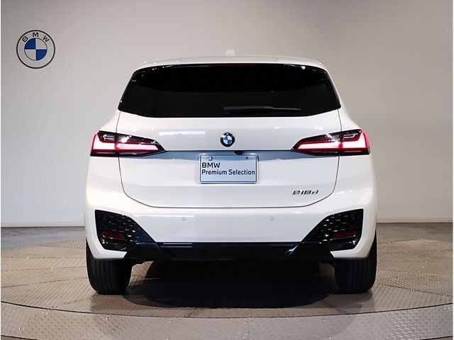 70ce17b7e02e865bb81d72e9a7983bfe.jpg