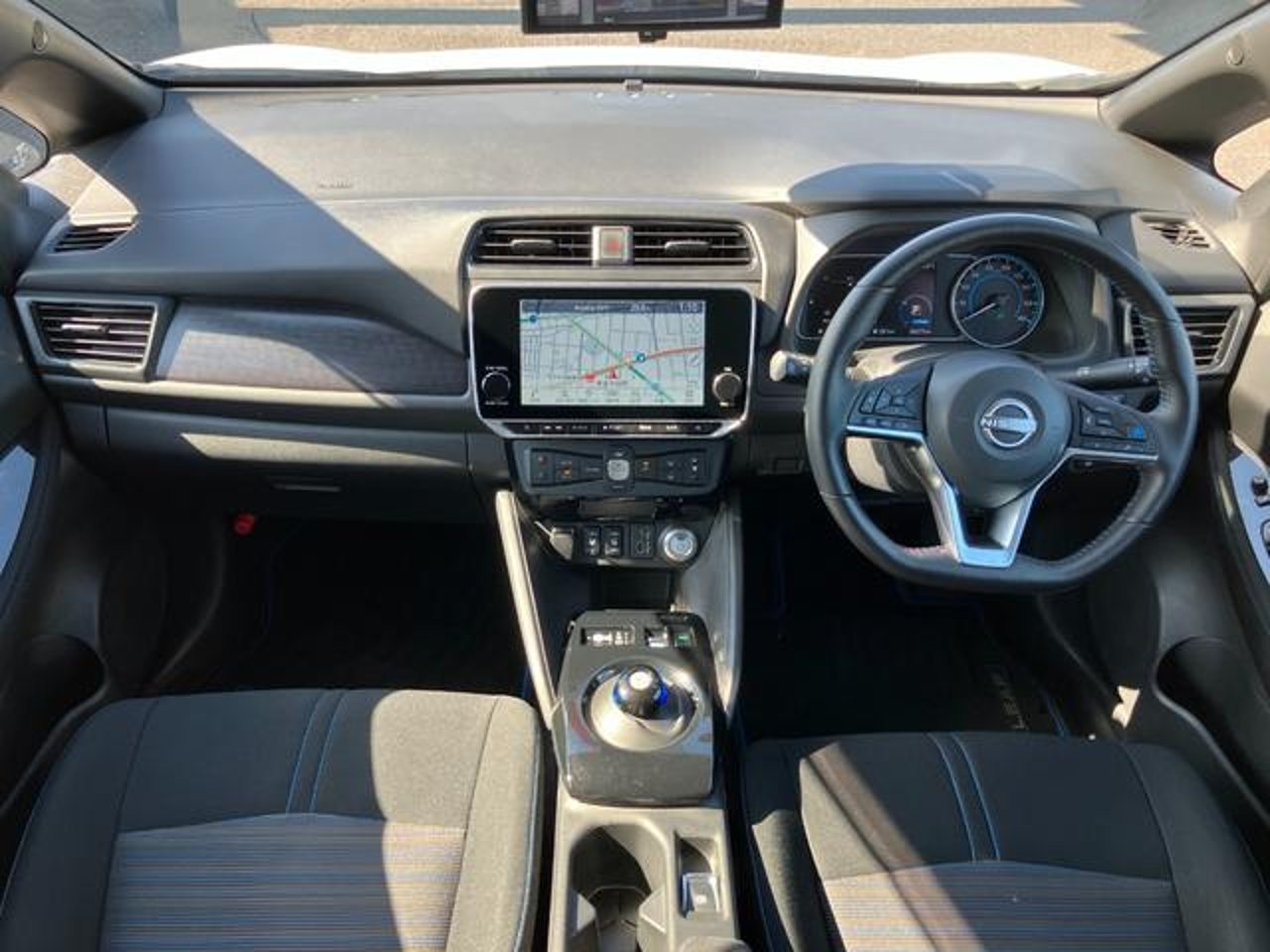 2022 Nissan Leaf, photo 2 of 2