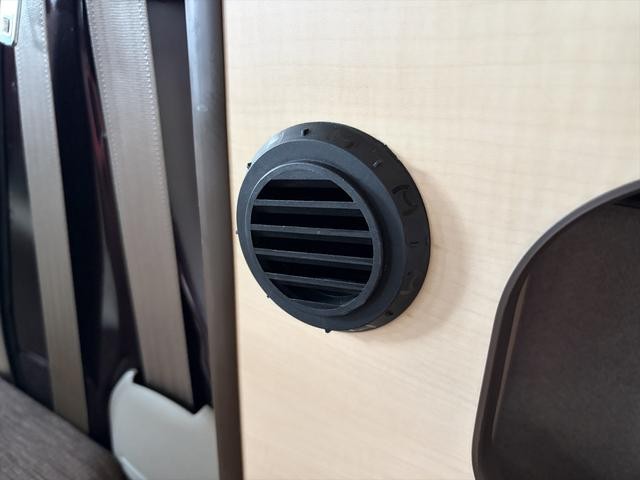 0702688A30260308W00217.jpg