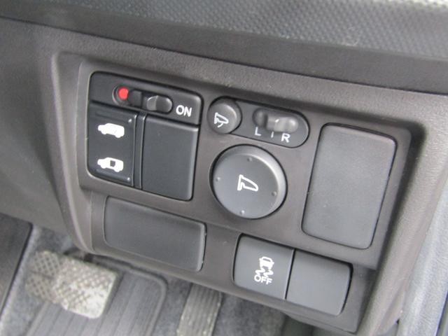 0403269A30261006W00119.jpg