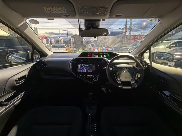 0530142A30261018W00218.jpg