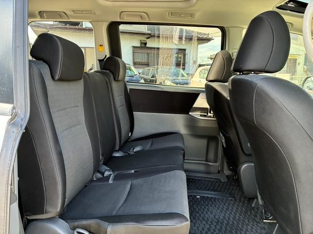 0541751A30261021W00909.jpg
