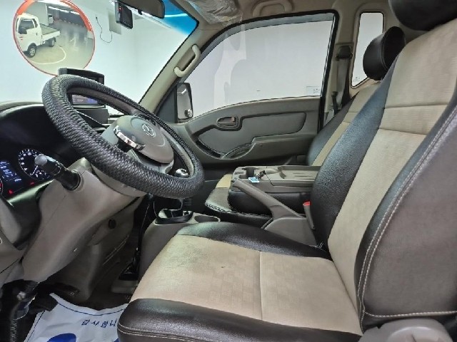 6081500831R10.jpg