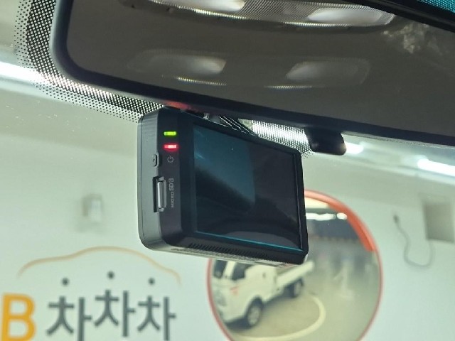 6081500831R13.jpg