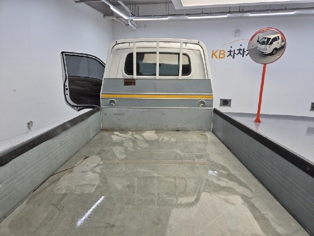 6081500831R16.jpg