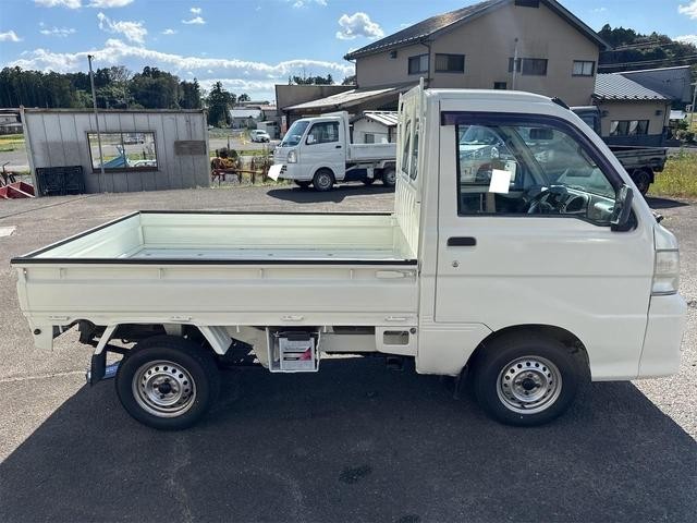 0124925A30261008W00102.jpg