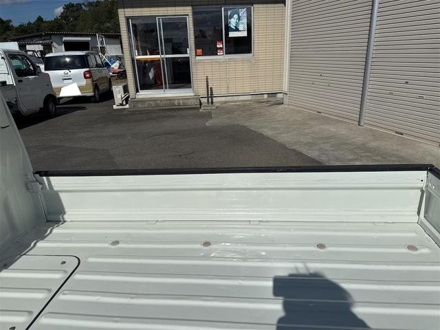 0124925A30261008W00116.jpg