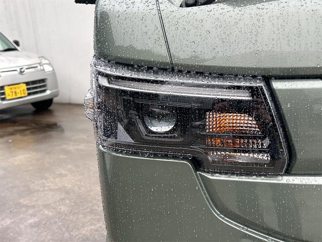 1101893A30260306W00114.jpg