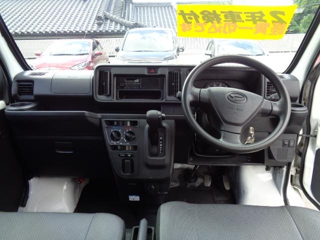 1101453A30250828W00214.jpg