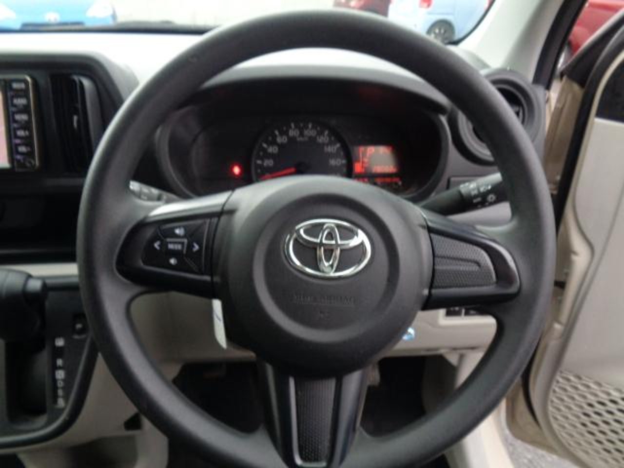 2020 Toyota Passo, photo 2 of 2