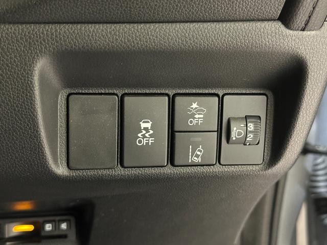 0509824A30261023W02808.jpg