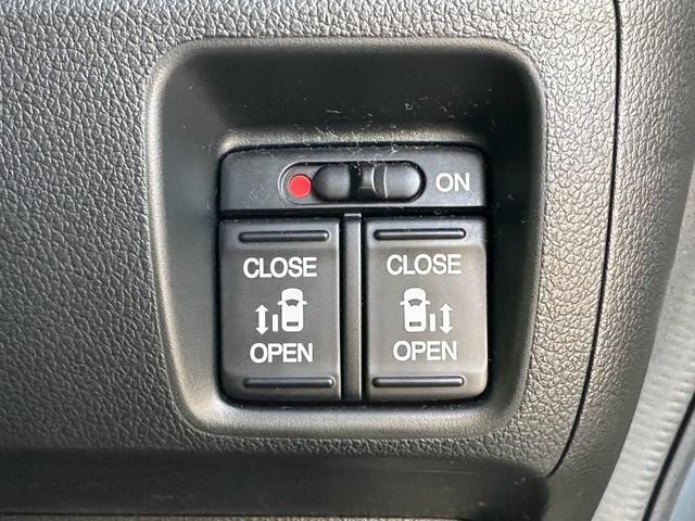 0500068A30261029W00119.jpg