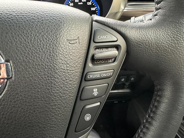 0520129A30261024W00706.jpg