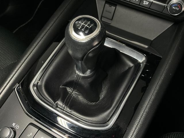 0504839A30261013W00516.jpg