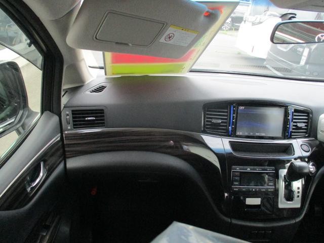 0902445A30260718W00102.jpg