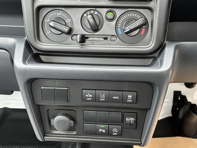 0940215A30260908W00213.jpg