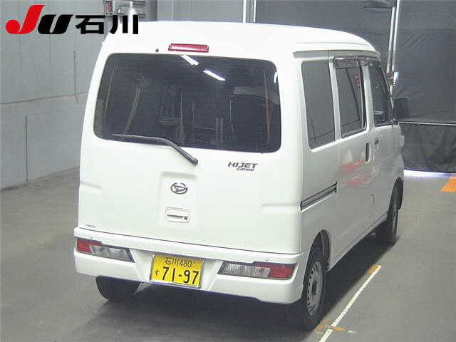 623d5a76ef09ecaace46f5593eeee054.jpg