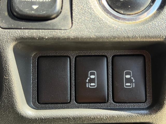 0209007A30261021W00313.jpg