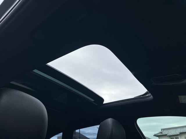 0541729A30261029W00209.jpg