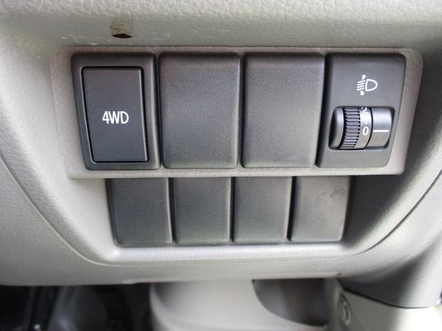 0904143A30260610W00115.jpg