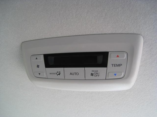 1200199A30261001W00217.jpg