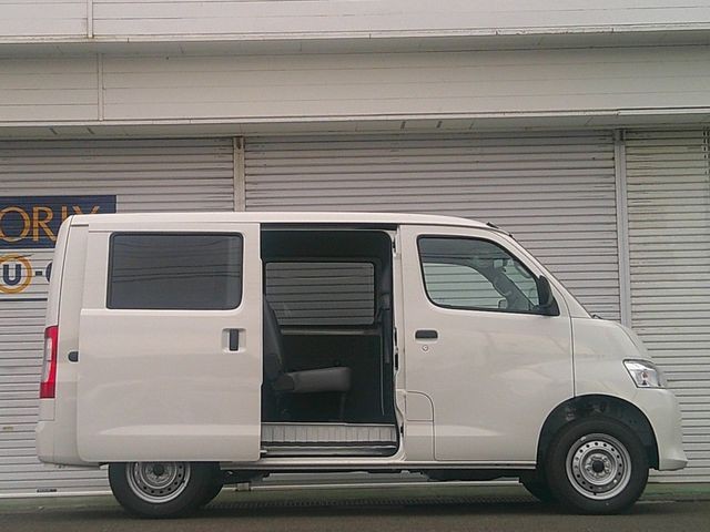 e5921ab682e89ed90cd8ddeb9163cb70.jpg