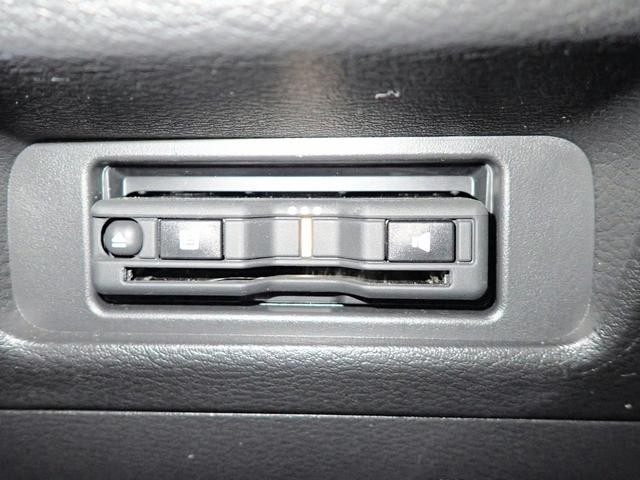 0230024A30261029W00604.jpg