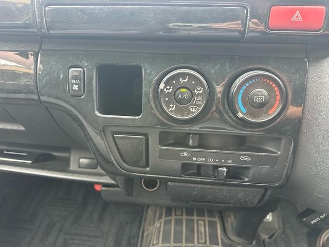 0910305A30260831W00119.jpg