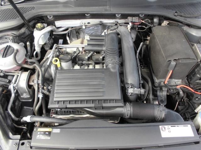 0702611A30261022W00115.jpg