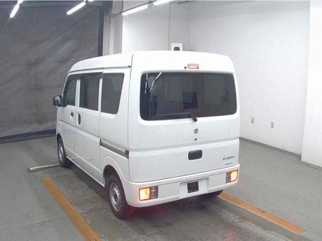 27199100_carP_l_3.jpg