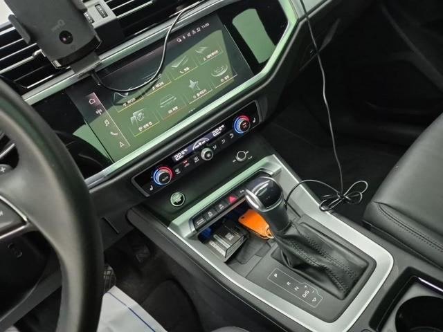 6051500242R10.jpg
