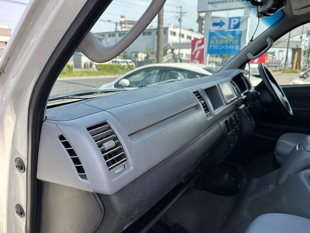 0904084A30260521W00109.jpg