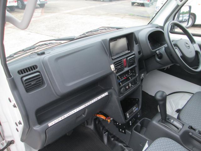 0550673A30260621W00212.jpg