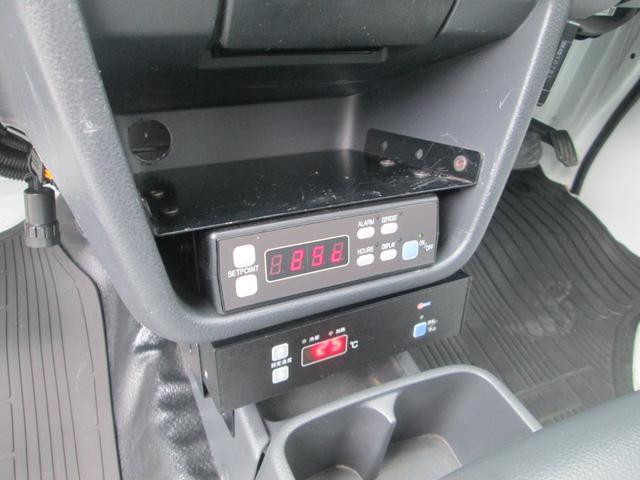 0550673A30260621W00218.jpg