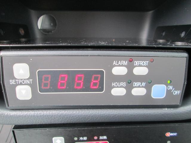 0550673A30260621W00219.jpg