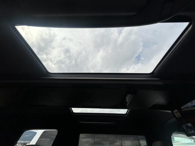 0804956A30261029W00116.jpg