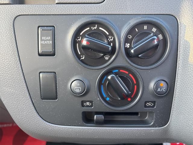 0900605A30261018W00415.jpg