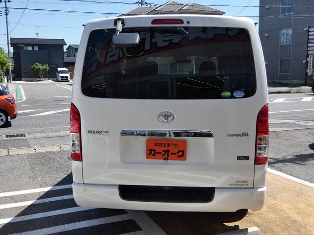 0710176A30260517W00112.jpg