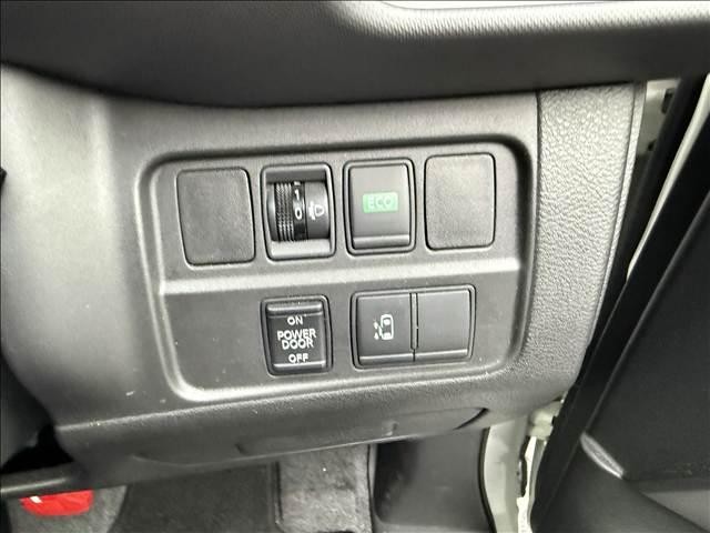 1001933A30260926W00104.jpg